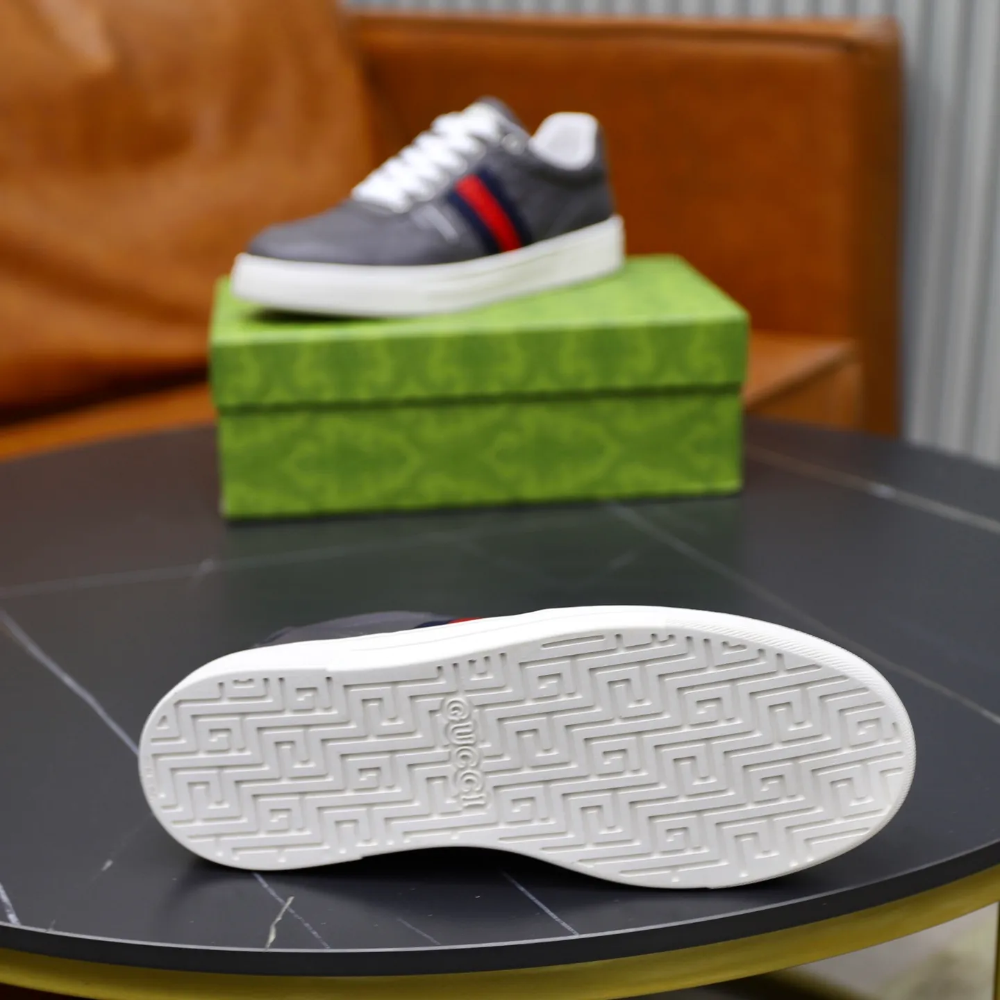 Ex-factory price: 440💰🙅‍♂️🙅‍♂️🙅‍♂️ Brand: GUCCI Standard code: 38-44 (45 customized) Grade: Same as the official website Material: Original leather splicing Comfortable and breathable sheepskin lining Original wear-resistant outsole Style category: Men's fashionable casual shoes Running sneakers Distinguished luxury brand elements Top luxury Color: actual picture color